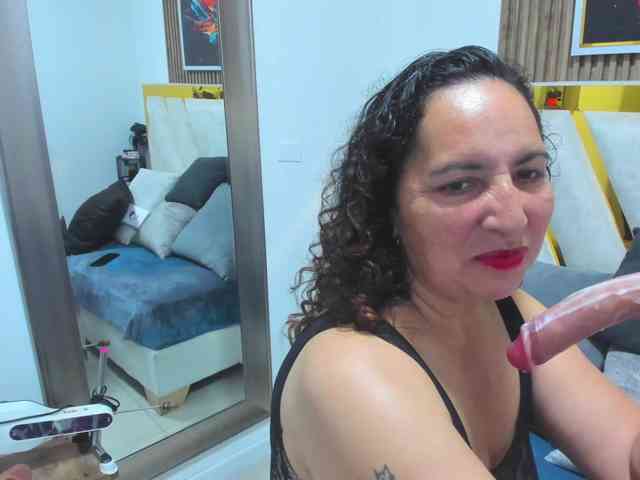 Luna-Naughty1