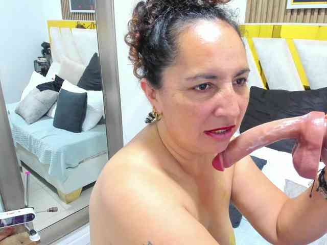 Luna-Naughty1 webcam