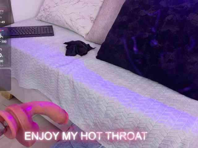 Luna-Naughty1 webcam