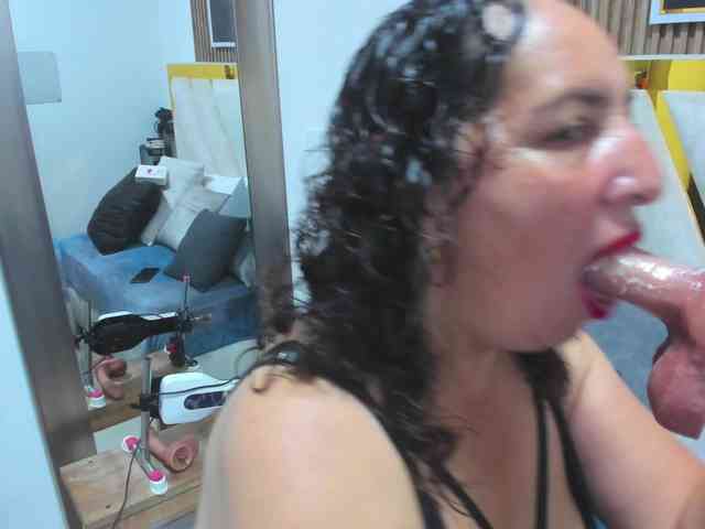 Luna-Naughty1 webcam