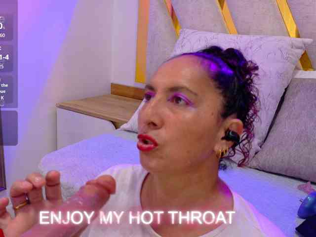 Luna-Naughty1
