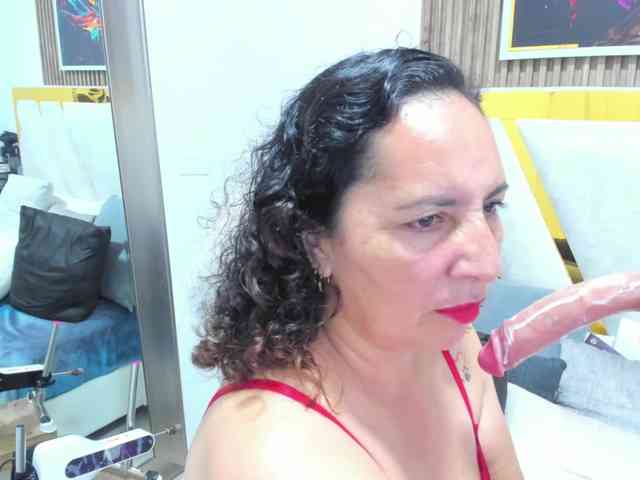 Luna-Naughty1 webcam