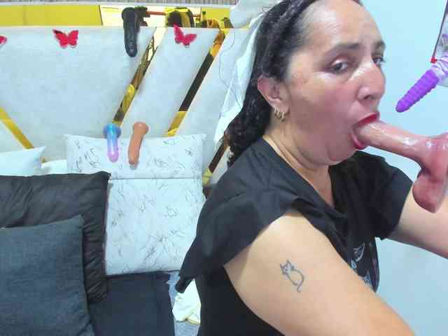 Luna-Naughty1 webcam