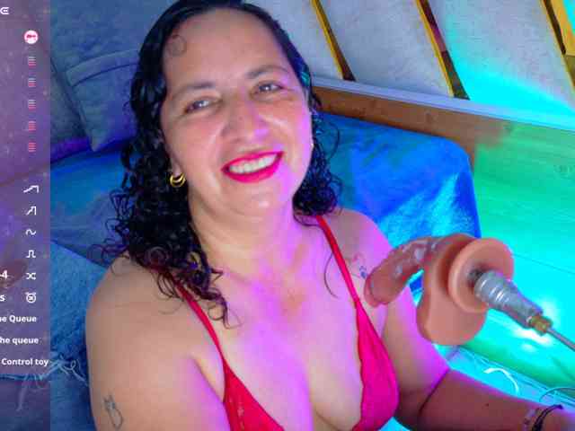 Luna-Naughty1