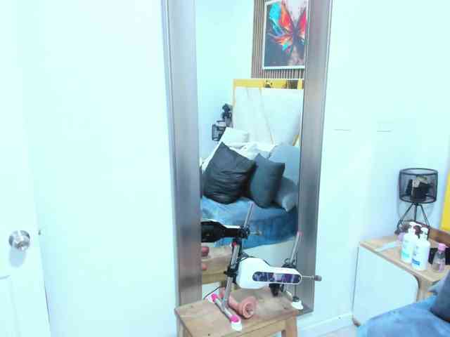 Luna-Naughty1 webcam