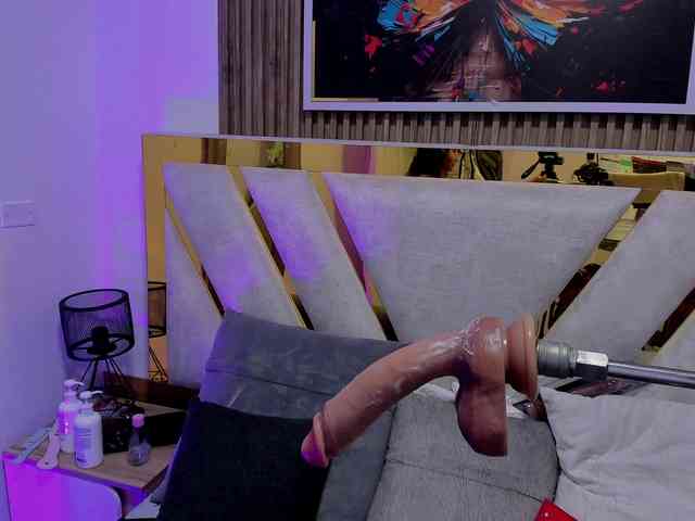 Luna-Naughty1 webcam