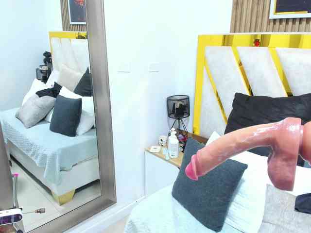 Luna-Naughty1 webcam