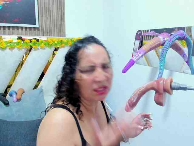 Luna-Naughty1 webcam