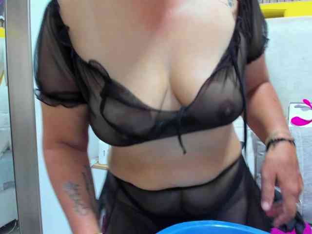 Luna-Naughty1 webcam
