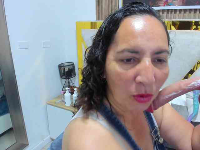 Luna-Naughty1 webcam