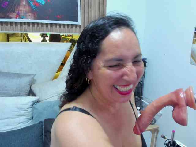 Luna-Naughty1