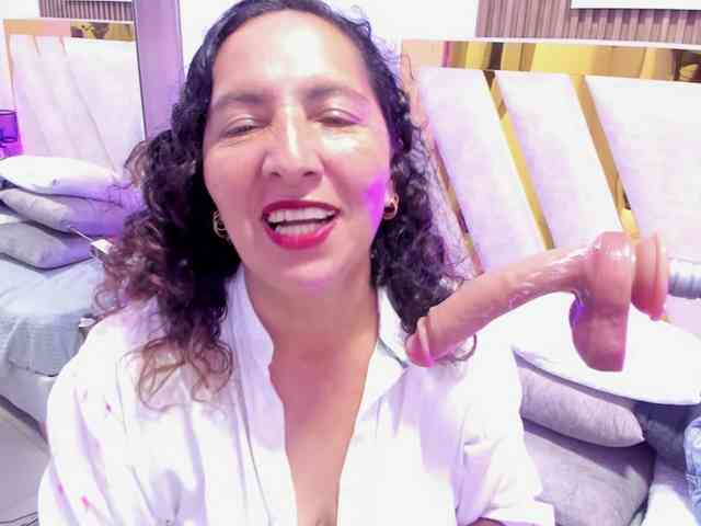 Luna-Naughty1 webcam