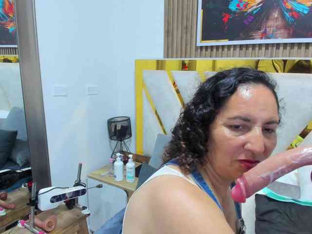 Luna-Naughty1