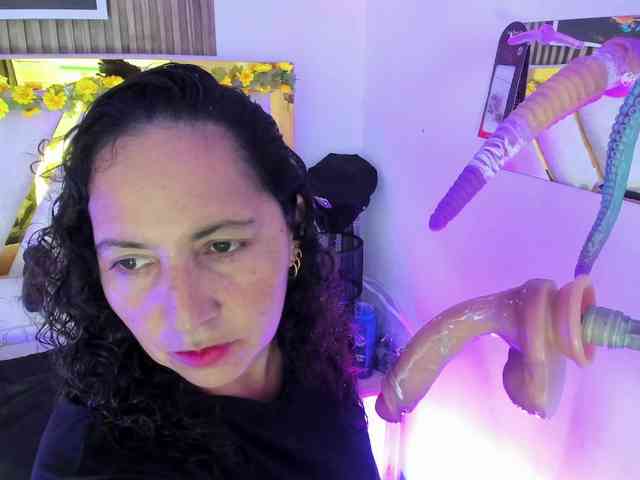 Luna-Naughty1 webcam