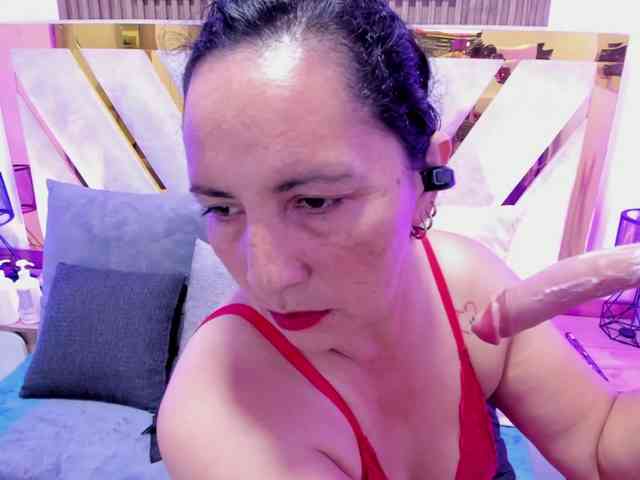 Luna-Naughty1 webcam