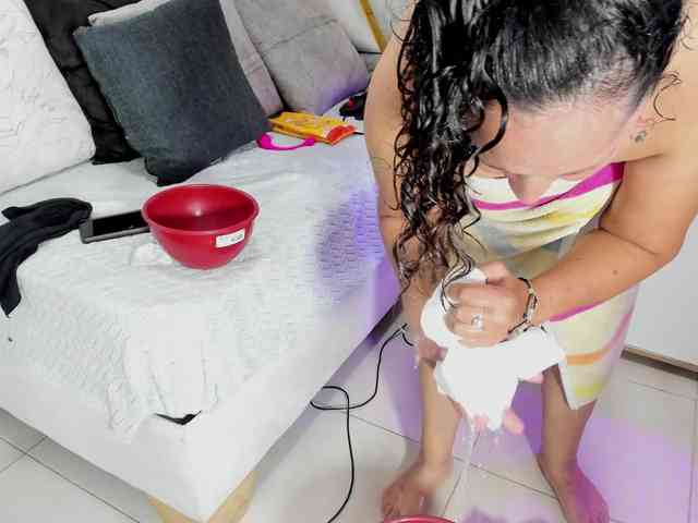 Luna-Naughty1 webcam