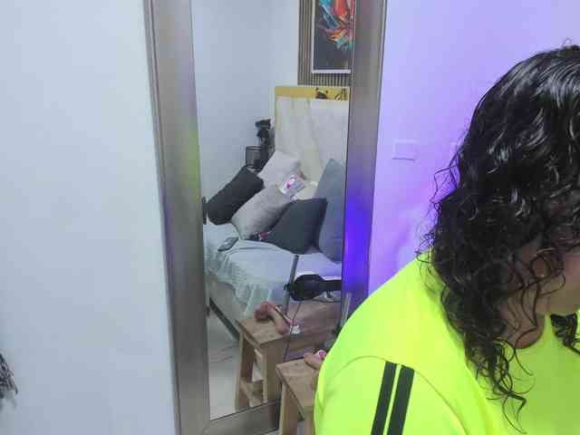 Luna-Naughty1 webcam