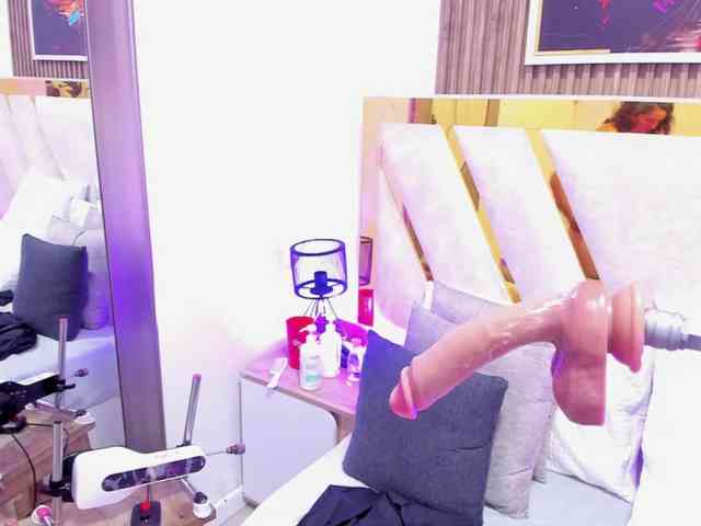 Luna-Naughty1 webcam