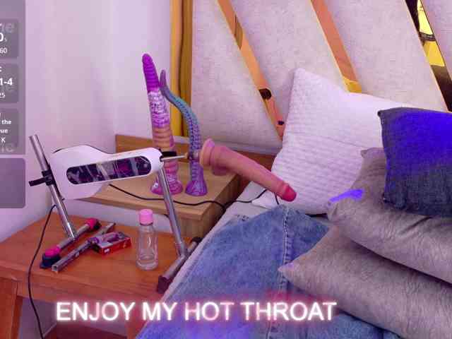 Luna-Naughty1 webcam