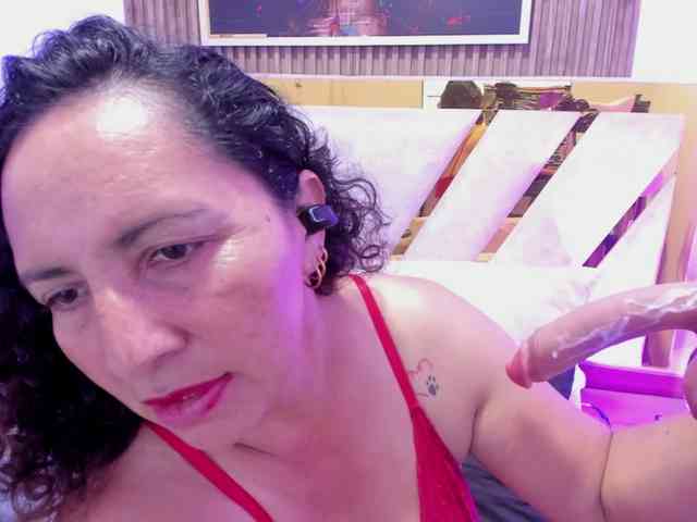 Luna-Naughty1 webcam