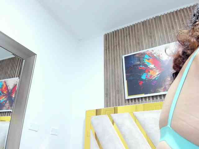 Luna-Naughty1 webcam