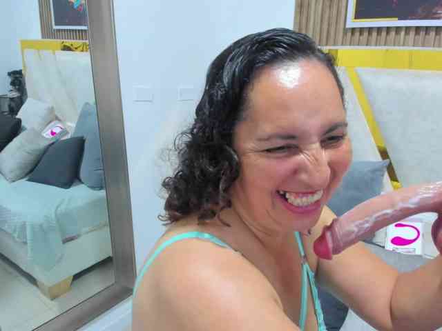 Luna-Naughty1 webcam