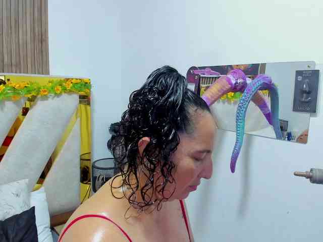 Luna-Naughty1 Live Webcam on BongaCams
