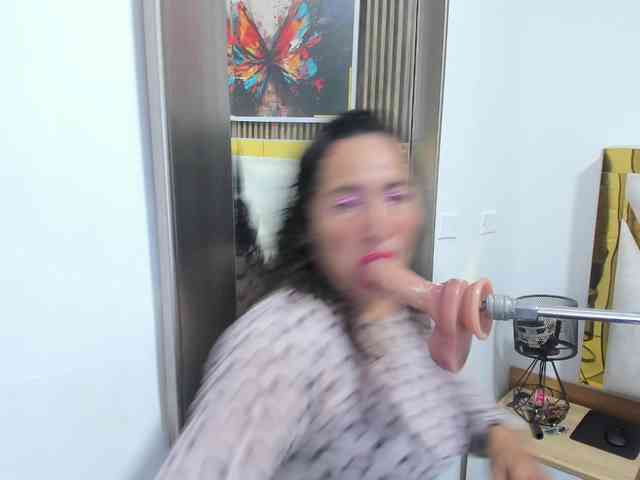 Luna-Naughty1 webcam
