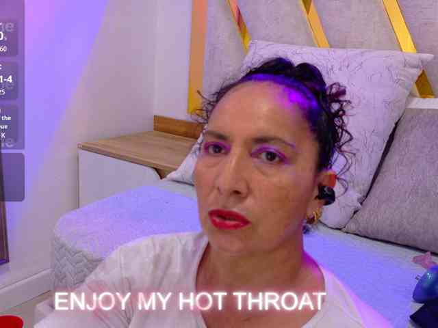 Luna-Naughty1