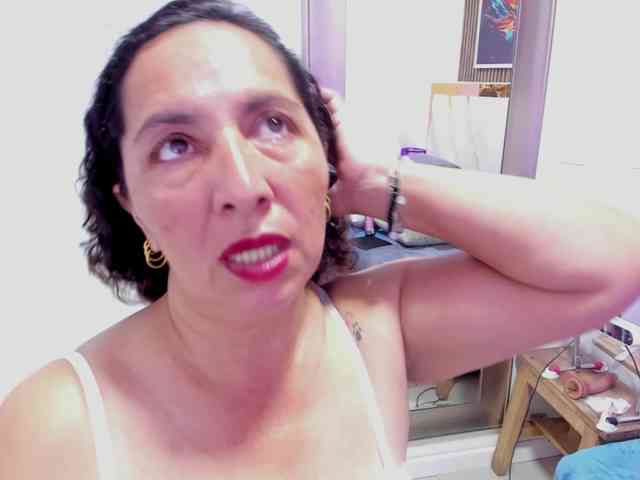 Luna-Naughty1 webcam