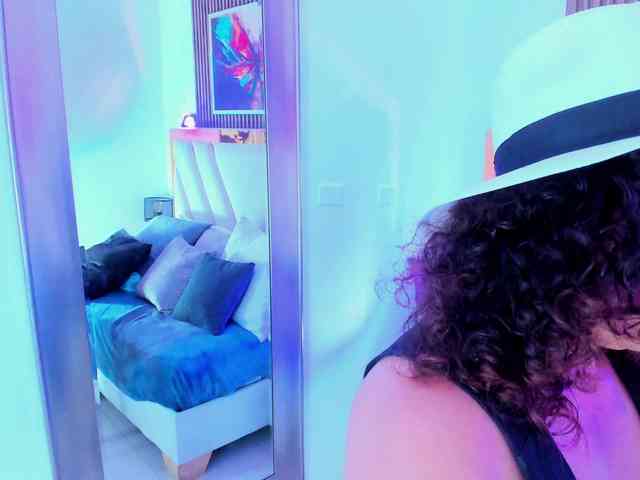 Luna-Naughty1 webcam