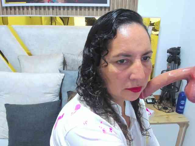 Luna-Naughty1 webcam