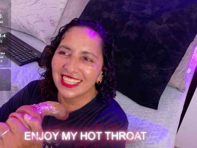 Luna-Naughty1 webcam