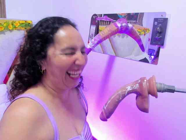Luna-Naughty1 webcam
