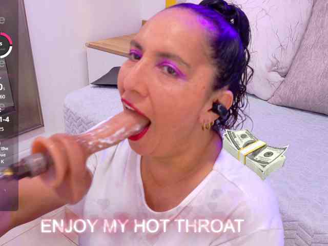 Luna-Naughty1 webcam