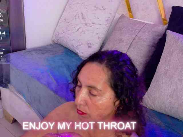 Luna-Naughty1 webcam