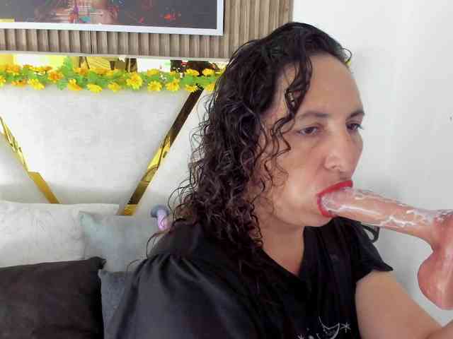 Luna-Naughty1 webcam