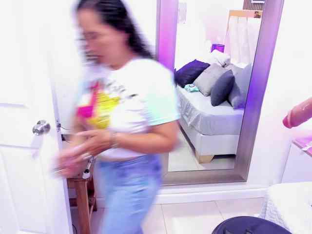 Luna-Naughty1 webcam