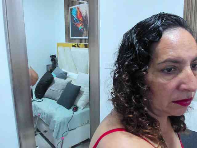 Luna-Naughty1 webcam