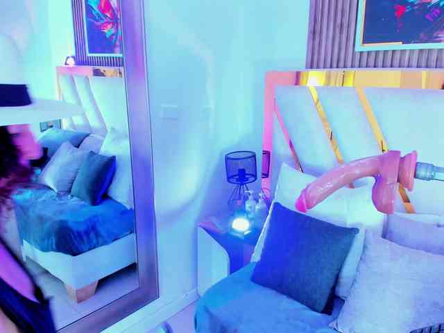 Luna-Naughty1