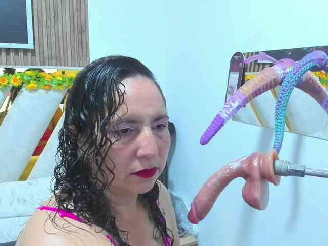 Luna-Naughty1 webcam