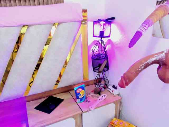 Luna-Naughty1 webcam