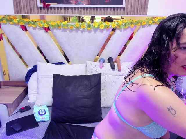 Luna-Naughty1