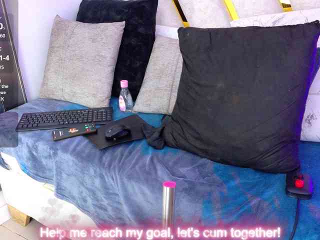 Luna-Naughty1 webcam