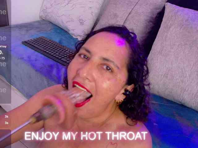 Luna-Naughty1 webcam