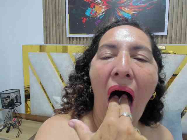 Luna-Naughty1 webcam