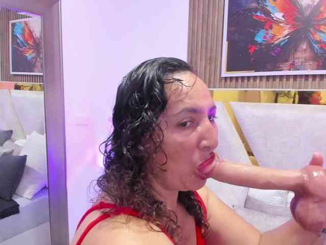 Luna-Naughty1 webcam