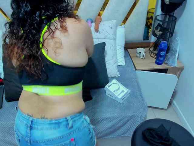 Luna-Naughty1 webcam