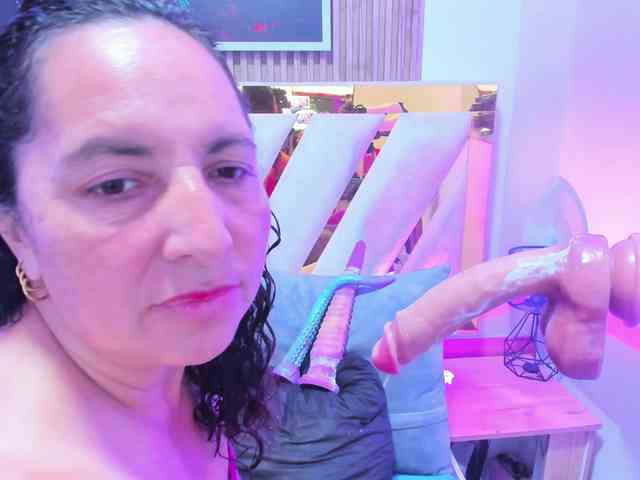 Luna-Naughty1 webcam