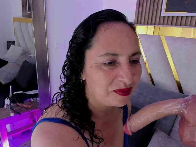 Luna-Naughty1 webcam